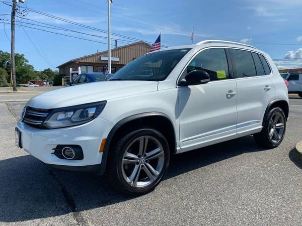 2017 Volkswagen Tiguan 2.0T Sport 4Motion AWD 4dr SUV - $16995.00 (https://www.capecodcarz.com/)