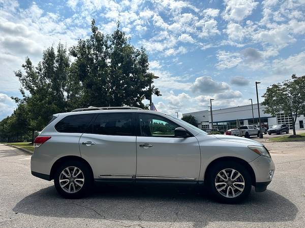 2013 Nissan Pathfinder SL PRICED TO SELL! - $10,999 (2604 Teletec Plaza Rd. Wake Forest, NC 27587)