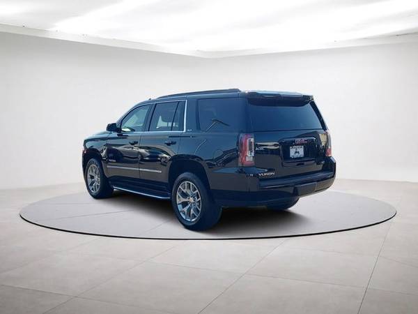 2017 GMC Yukon SLT 4WD w/ Nav Sunroof  3rd Row (GMC Yukon SUV)