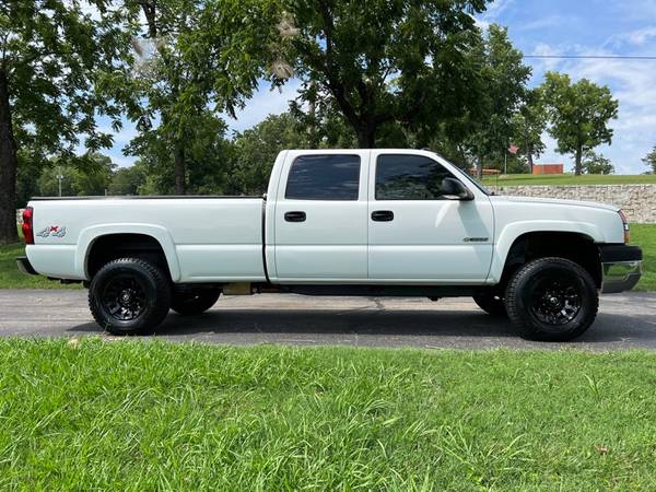 2004 Chevy Silverado 3500 Crew Cab 4WD SRW 8.1 - $22,900 (Forsyth, MO)