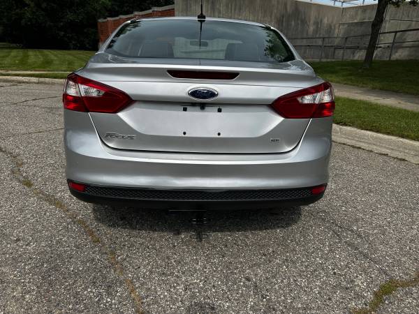 2012 Ford Focus SE FOR SALE - $4,500 (Southfield)