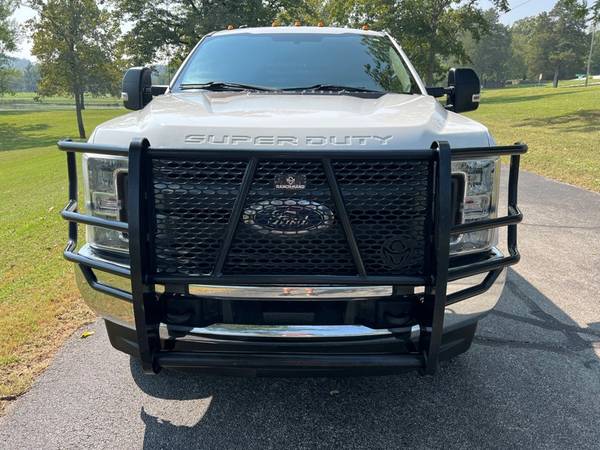 2019 Ford F-350 Crew Cab DRW 4x4 - $45,900 (Forsyth, MO)