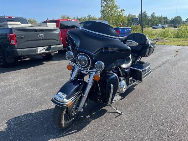 2012 Harley-Davidson Electra Glide Ultra Classic - $12,055 (+ Northpointe Motors)