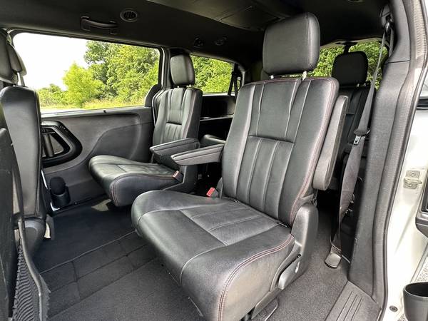 2019 Dodge Grand Caravan GT - $15,900 (Hendersonville)