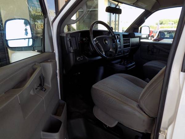 2018 *Chevrolet* *Express* *2500* LIKE NEW CARGO VAN TRADE FINANCE - $26,773 (Chevrolet Express)