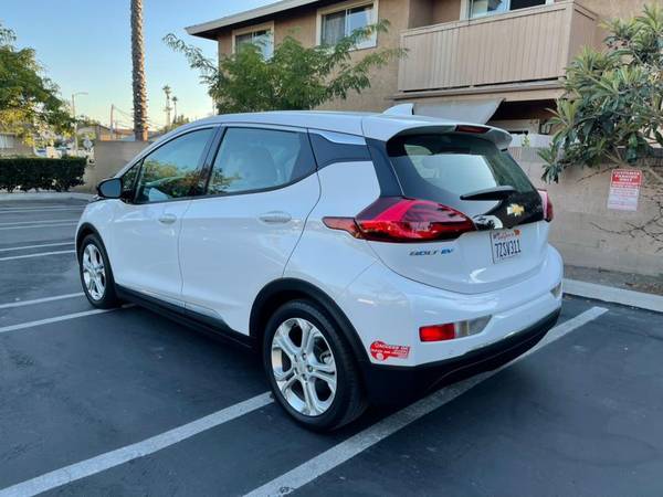 2017 Chevrolet Chevy Bolt EV 5dr HB LT Hablamos Espol!!! - $18,988 (+ OC Cars and Credit - All Credit Drives Tod)