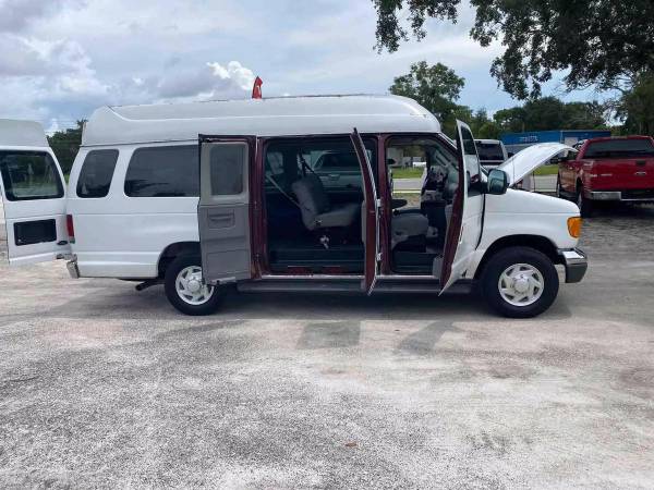 2007 Ford E350 Super Duty Passenger XLT Extended Van 3D - $12,895 (+ Longwood Auto)