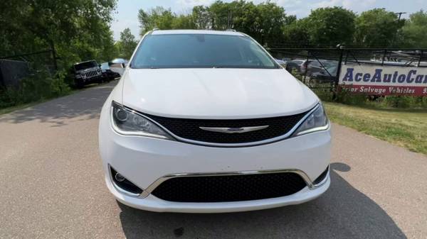 2018 Chrysler Pacifica Limited with 86K miles. 1 Year Warranty! - $20,944 (Jordan)