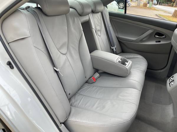 2009 Toyota Camry Hybrid Loaded Top Condition No Accident - $8,950 (Great and Safe vehicle ! **** Dallas ***** North Dallas)
