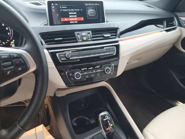 2021 BMW X1 xDrive28i w/ Panoramic Sunroof (BMW X1 Sedan)