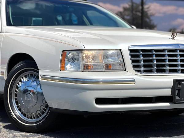 1999 Cadillac DeVille 4dr Sdn Golden Anniversary Edition (+ Modus Auto Group LLC)