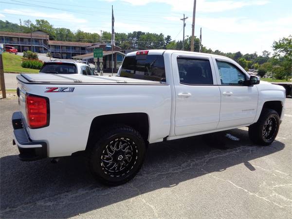 2018 Chevrolet Silverado 1500 Crew Cab 4WD V8 LT Z71 70K Miles *White* - $39,995 (Franklin, North Carolina)