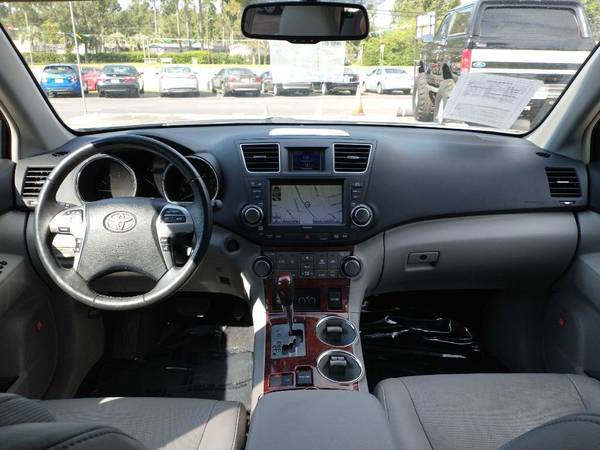 2012 *Toyota* *Highlander Limited and Loaded !! - $12,950 (Carsmart Auto Sales /carsmartmotors.com)