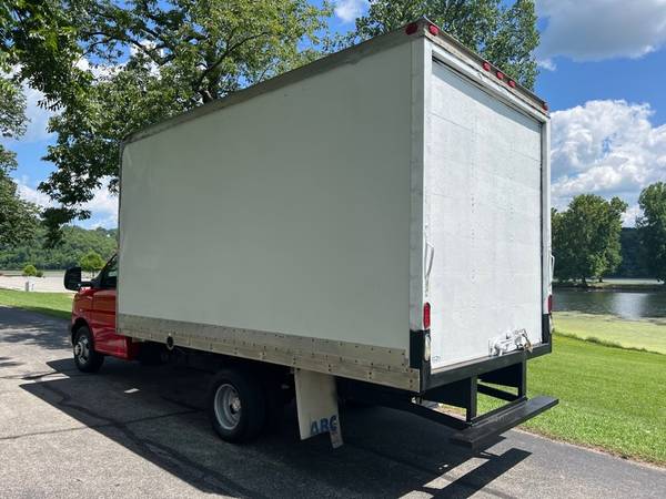 2016 Chevrolet Express Box Truck G3500 - $18,900 (Forsyth, MO)