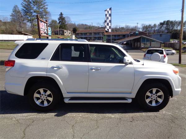 2012 Toyota 4Runner 4WD V6 SR5 *White* - $15,995 (Franklin, North Carolina)