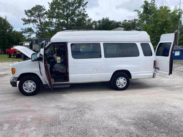 2007 Ford E350 Super Duty Passenger XLT Extended Van 3D - $12,895 (+ Longwood Auto)