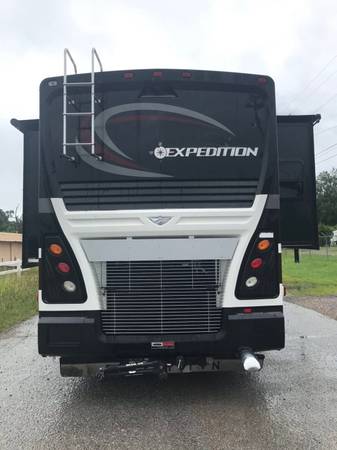 2012 Freightliner Custom 36M Expedition RV MS00048 - $80,000 (Tullahoma)