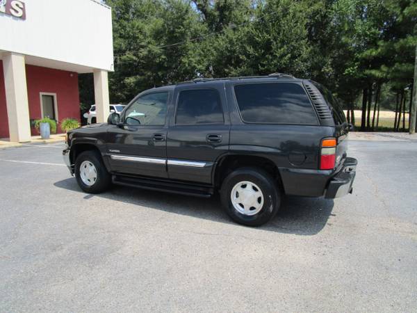 2005 GMC Yukon 4dr 1500 SLT - $8,995 (Carfinders Auto Outlet)