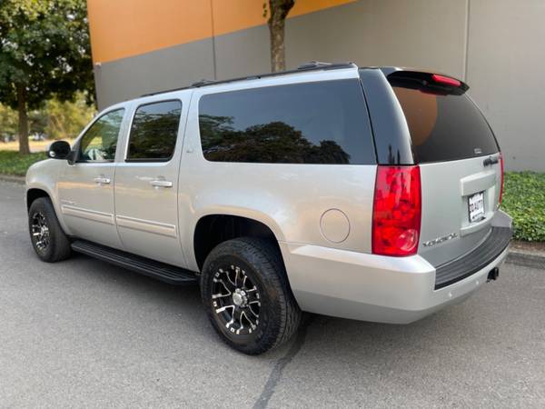 2013 GMC YUKON XL SLT 4WD 4DR 1500 3RD ROW SEATING/CLEAN CARFAX - $12,995