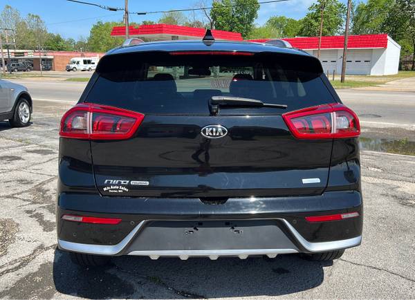 2017 Kia Niro Touring - $8,500 (Dexter, MO)