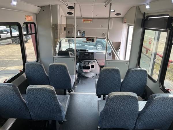 2016 FORD E450 SUPER DUTY BUS - $15,950 (BULLDOG MOTORS CHATTANOOGA TENNESSEE)