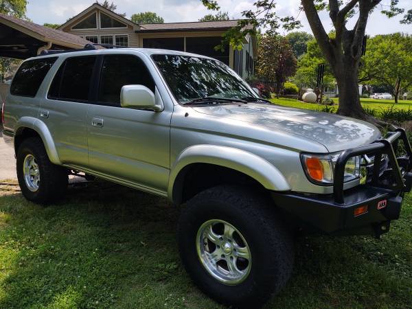 2002 Toyota 4Runner 4x4 SR5 - $18,500 (Wilson Co.)