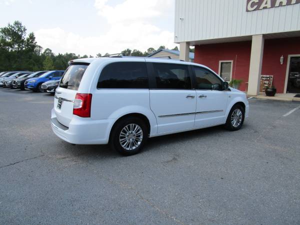 2014 Chrysler Town  Country 4dr Wgn Touring-L 30th Anniversary - $8,995 (Carfinders Auto Outlet)