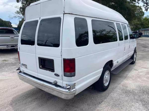 2007 Ford E350 Super Duty Passenger XLT Extended Van 3D - $12,895 (+ Longwood Auto)