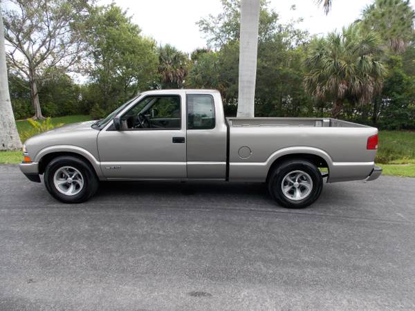 2003 Chevrolet S-10 Ext Cab 123 WB LS - $6,990 (Vero beach)