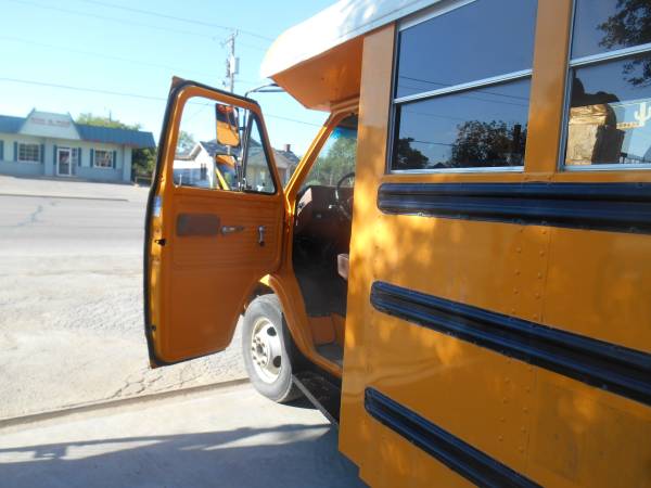 1991GMC BUS VENTURA - $7,900 (San Angelo)