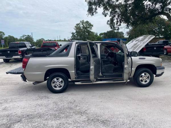 2003 Chevrolet Chevy Avalanche 1500 Sport Utility Pickup 4D 5 1/4 ft - $7,980 (+ Longwood Auto)