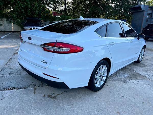 2019 Ford Fusion Hybrid SE PRICED TO SELL! - $18,999 (2604 Teletec Plaza Rd. Wake Forest, NC 27587)