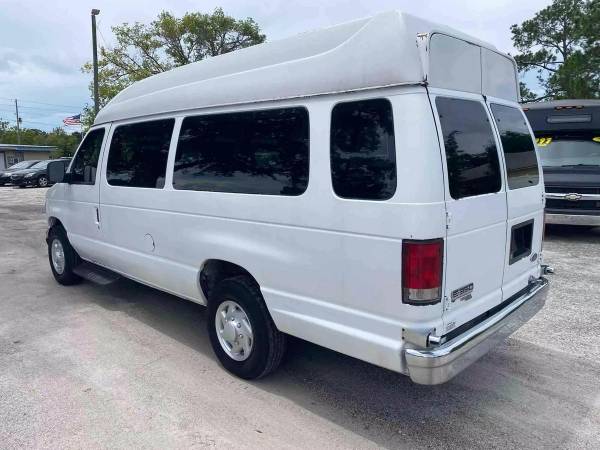 2007 Ford E350 Super Duty Passenger XLT Extended Van 3D - $12,895 (+ Longwood Auto)