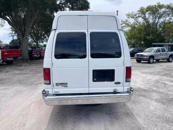 2007 Ford E350 Super Duty Passenger XLT Extended Van 3D - $12,895 (+ Longwood Auto)