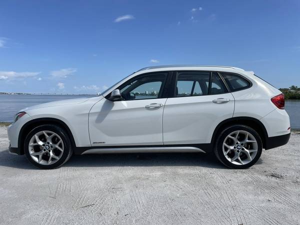 2015 BMW X1 sDrive28i~ WHITE/ BEIGE LEATHER~ PANO ROOF~ 2.0 4 CYL~ GREAT ON - $11,890 (Sarasota, FL)