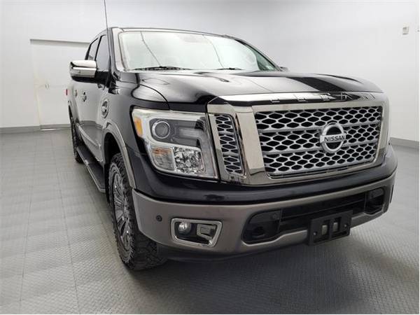 2017 Nissan Titan Crew Cab Platinum Reserve 5.5 ft - truck (Nissan Titan Black)