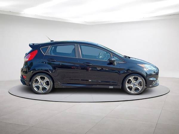 2018 Ford Fiesta ST Hatchback w/ Nav  Sunroof (Ford Fiesta Sedan)