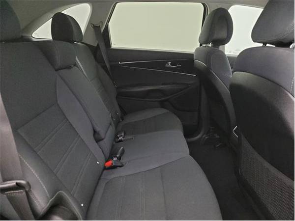 2016 Kia Sorento LX - SUV (Kia Sorento Black)