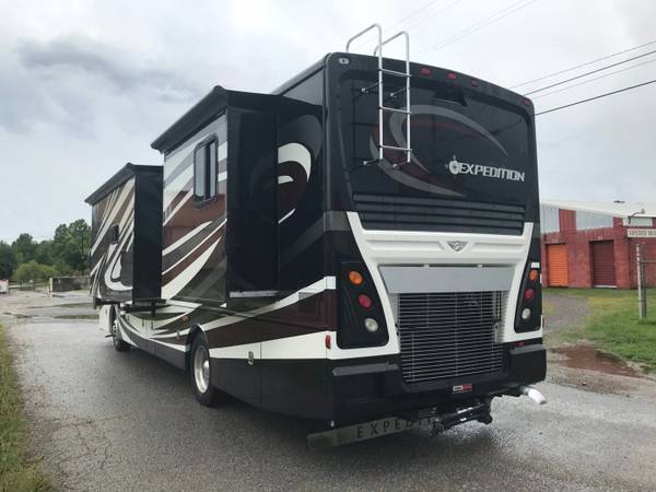 2012 Freightliner Custom 36M Expedition RV MS00048 - $80,000 (Tullahoma)