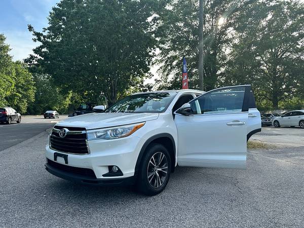 2016 Toyota Highlander XLE PRICED TO SELL! - $18,999 (2604 Teletec Plaza Rd. Wake Forest, NC 27587)