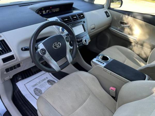 2013 Toyota Prius v Three Wagon 4D - $11000.00 (Newnan)