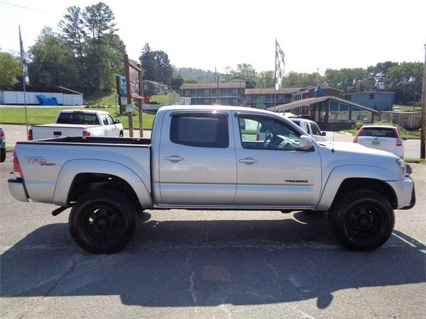 2011 Toyota Tacoma Double Cab 4WD V6 TRD-Sport *LIFTED* - $21,995 (Franklin, North Carolina)