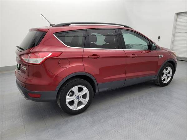 2016 Ford Escape SE - SUV (Ford Escape Red)