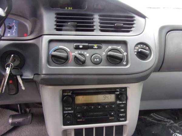 2002 Toyota Sienna CE 4dr Mini Van - $4995.00