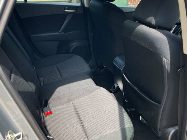 2012 Mazda 3 i Touring Hatchback - $10,900 (Owensboro)