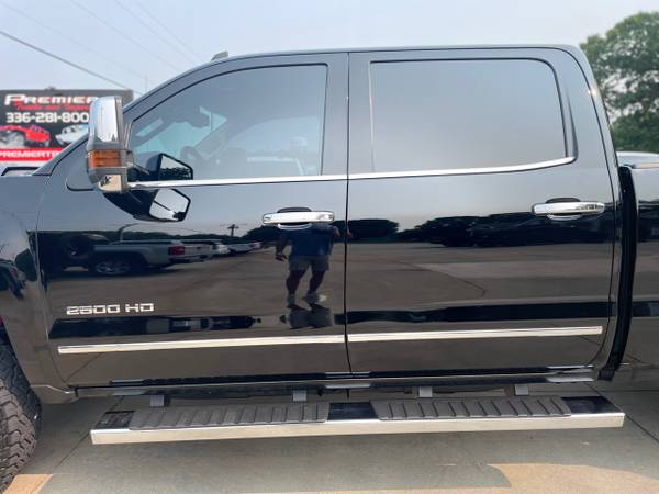 2019 Chevrolet Silverado 2500 LTZ Crew Cab 4WD SWB - $48,900 (WE DELIVER ANYWHERE)