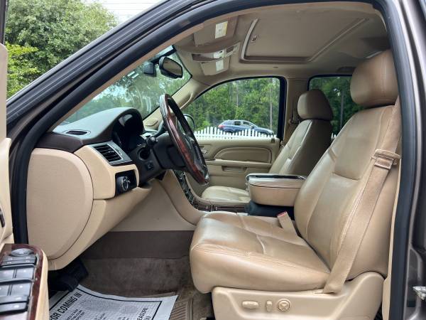 2014 CADILLAC ESCALADE Luxury AWD 4dr SUV stock 12009 - $24,980 (Conway)