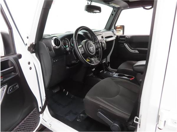 2016 Jeep Wrangler Unlimited Rubicon - GOOD/BAD/NO CREDIT OK! - $28,999 (+ Escondido Auto Super Center)