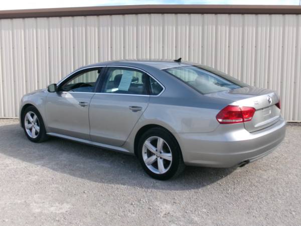 2013 Volkswagen Passat 2.5L SE AT - $4,900 (Wilmington)