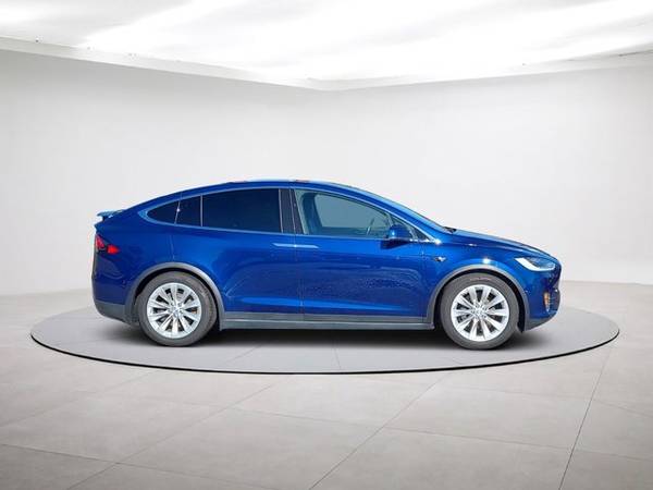 2017 Tesla Model X 75D AWD (Tesla Model X SUV)